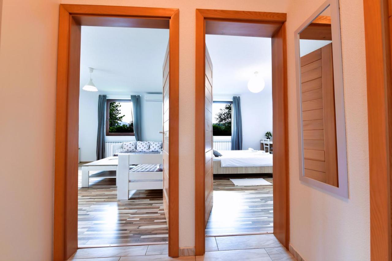 Holiday Home Ostrun Rakovica Ngoại thất bức ảnh