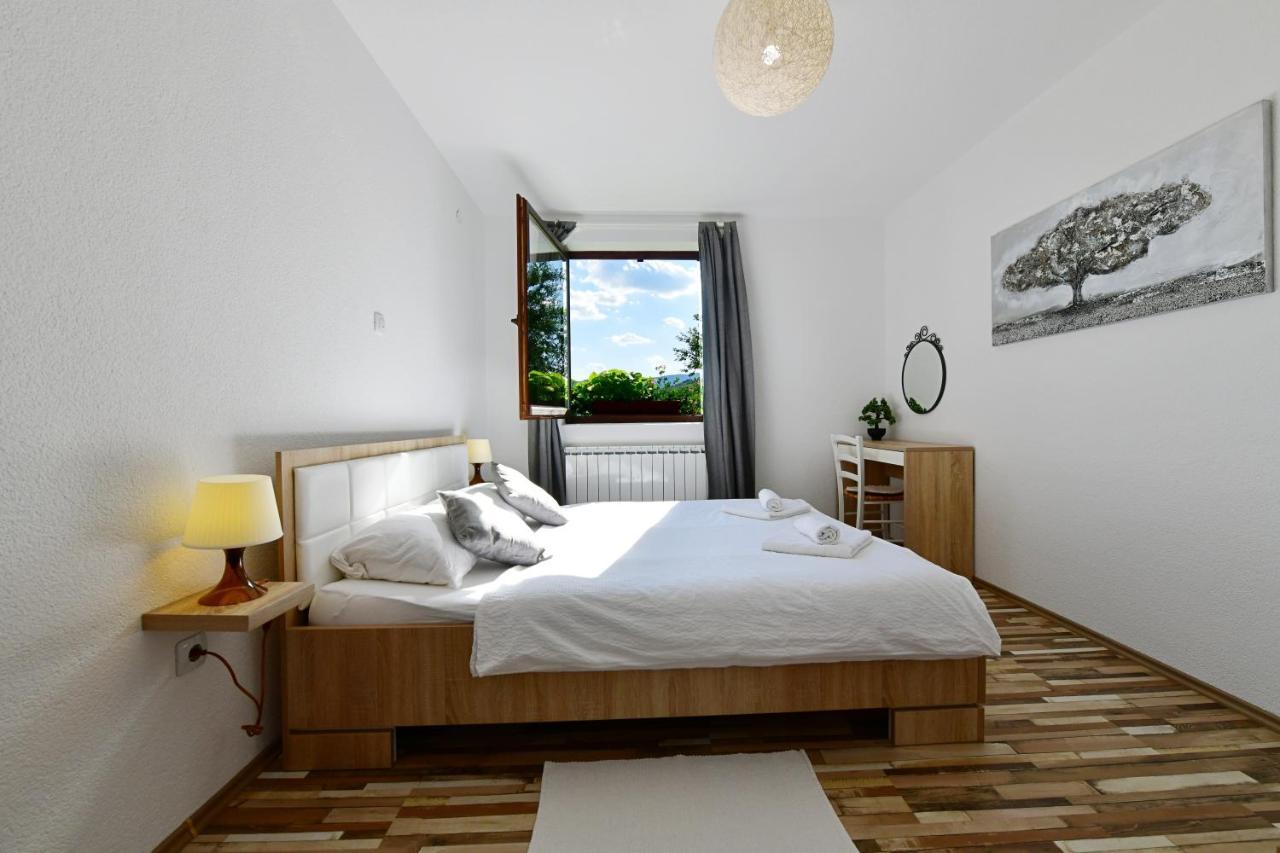 Holiday Home Ostrun Rakovica Ngoại thất bức ảnh