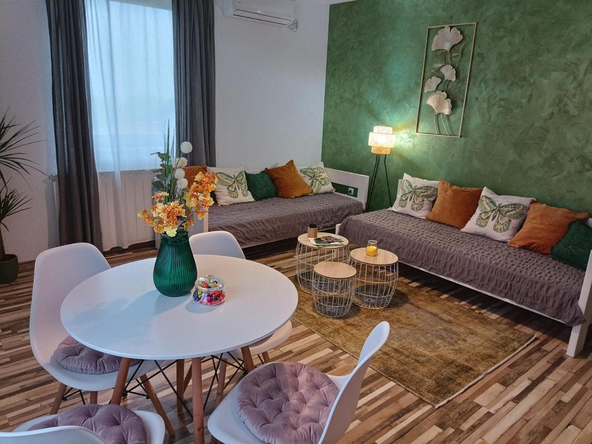 Holiday Home Ostrun Rakovica Ngoại thất bức ảnh